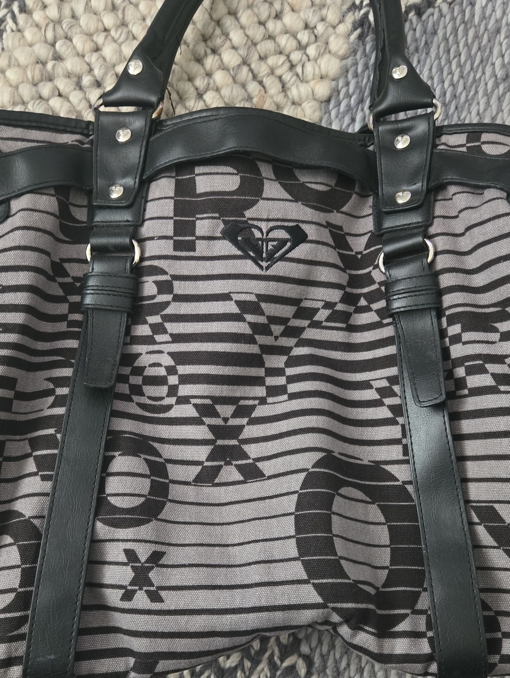 ROXY CANVAS BAG 🩶🖤 - Picture 6 of 7